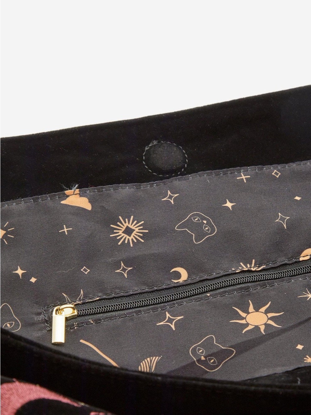 🌙Her Universe Disney Hocus Pocus Icons Velvet Embroidered Crossbody Bag - Picture 3 of 13